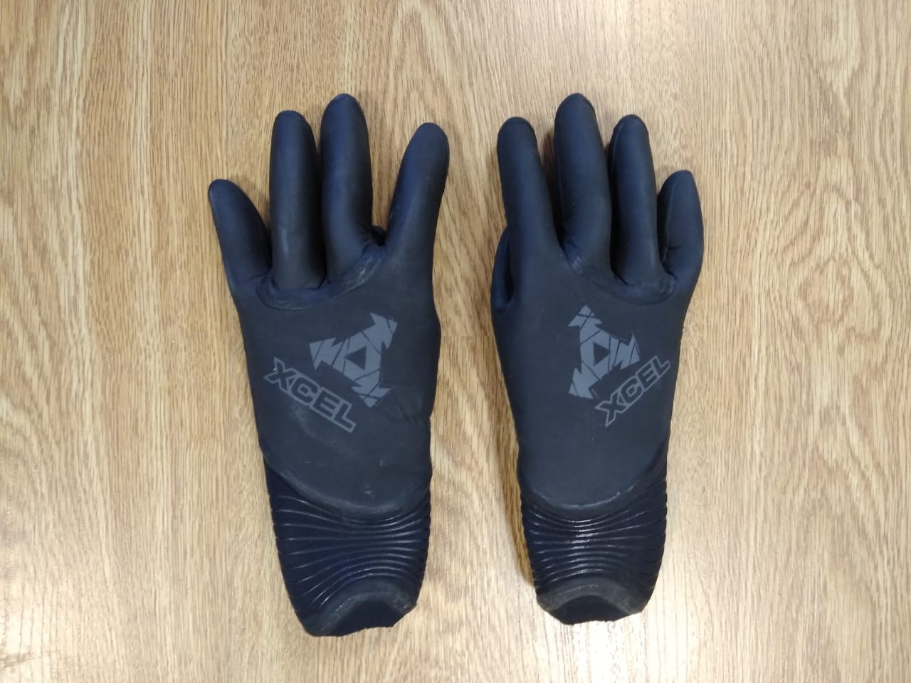 Guantes De Neoprene Xcel 5mm Usados En Muy Buen Estado